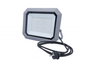 Slimline Pro Chip-LED Strahler 120 W mit OSRAM LED-Chip, schlankem Aluminiumdruckgussgehäuse und IP65 Schutz gegen Staub und Strahlwasser.